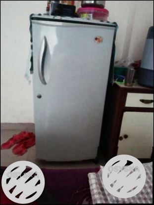 White Single-door Refrigerator