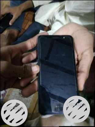 Phone mai koi kami nahi hai And charge bhi hai